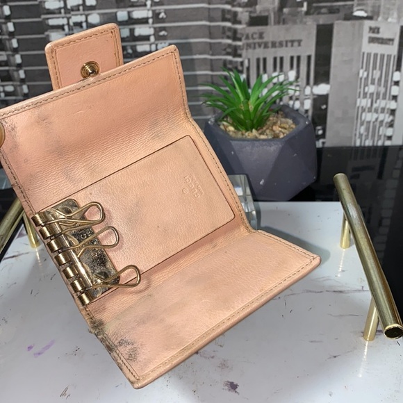 Authentic Gucci GG Key Case - Picture 9 of 16